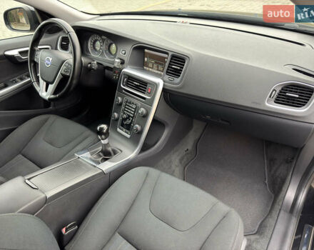 Чорний Вольво B60, об'ємом двигуна 1.6 л та пробігом 214 тис. км за 10499 $, фото 118 на Automoto.ua