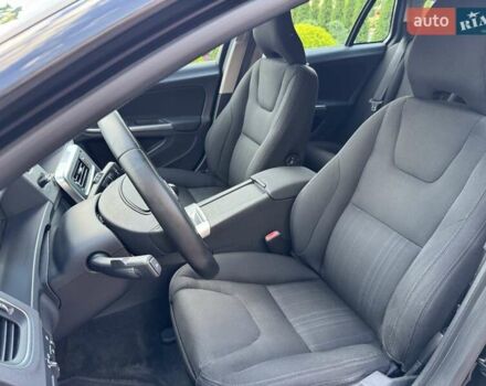 Черный Вольво B60, объемом двигателя 1.56 л и пробегом 218 тыс. км за 9850 $, фото 58 на Automoto.ua
