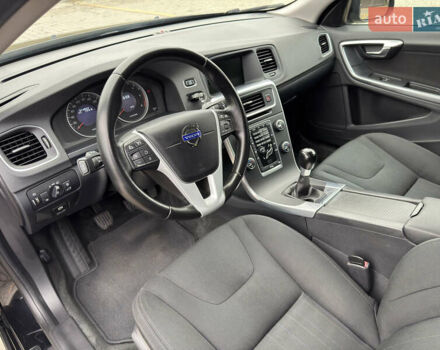 Чорний Вольво B60, об'ємом двигуна 1.6 л та пробігом 214 тис. км за 10499 $, фото 127 на Automoto.ua