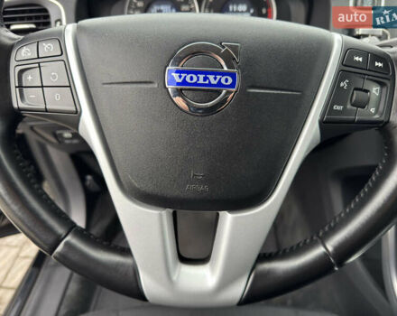 Чорний Вольво B60, об'ємом двигуна 1.6 л та пробігом 214 тис. км за 10499 $, фото 143 на Automoto.ua