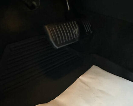 Черный Вольво B60, объемом двигателя 2.4 л и пробегом 265 тыс. км за 11500 $, фото 24 на Automoto.ua