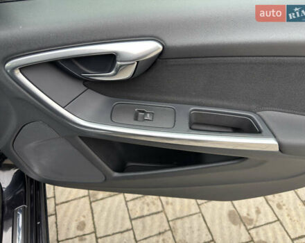 Чорний Вольво B60, об'ємом двигуна 1.6 л та пробігом 214 тис. км за 10499 $, фото 114 на Automoto.ua