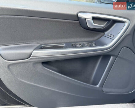 Чорний Вольво B60, об'ємом двигуна 1.6 л та пробігом 198 тис. км за 11300 $, фото 29 на Automoto.ua