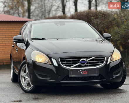 Чорний Вольво B60, об'ємом двигуна 2 л та пробігом 226 тис. км за 11200 $, фото 3 на Automoto.ua