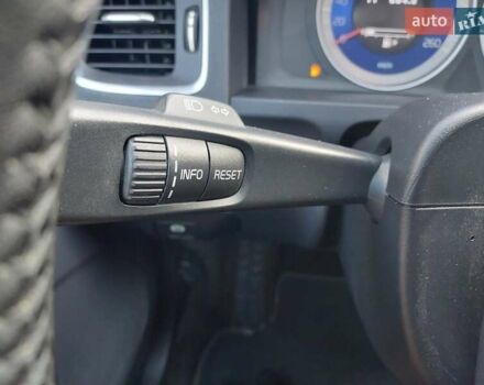 Черный Вольво B60, объемом двигателя 1.98 л и пробегом 272 тыс. км за 11777 $, фото 26 на Automoto.ua