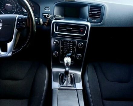 Чорний Вольво B60, об'ємом двигуна 1.6 л та пробігом 247 тис. км за 10750 $, фото 86 на Automoto.ua