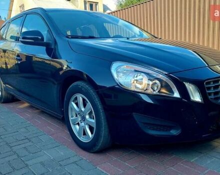 Черный Вольво B60, объемом двигателя 1.99 л и пробегом 262 тыс. км за 11333 $, фото 1 на Automoto.ua