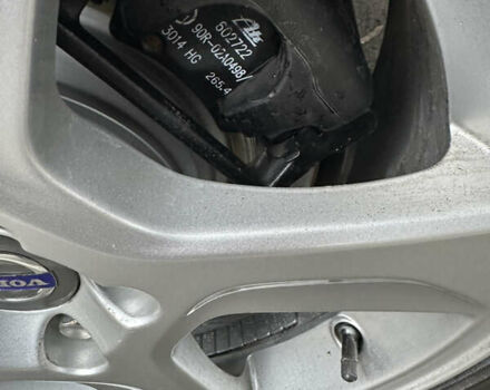 Черный Вольво B60, объемом двигателя 2.4 л и пробегом 265 тыс. км за 11500 $, фото 17 на Automoto.ua