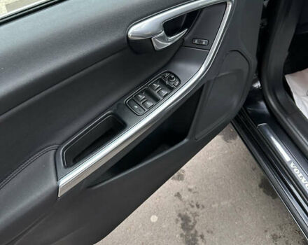 Черный Вольво B60, объемом двигателя 2.4 л и пробегом 265 тыс. км за 11500 $, фото 21 на Automoto.ua