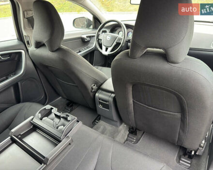 Чорний Вольво B60, об'ємом двигуна 1.6 л та пробігом 214 тис. км за 10499 $, фото 116 на Automoto.ua