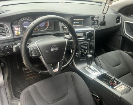 Черный Вольво B60, объемом двигателя 2 л и пробегом 266 тыс. км за 10500 $, фото 2 на Automoto.ua