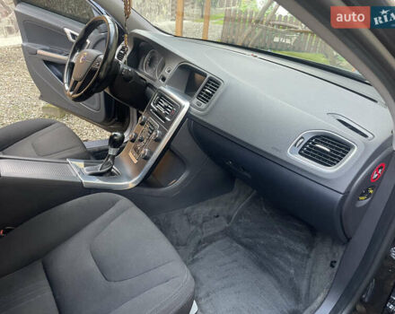 Чорний Вольво B60, об'ємом двигуна 1.56 л та пробігом 279 тис. км за 9500 $, фото 50 на Automoto.ua