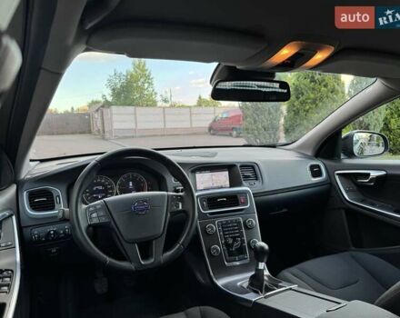Черный Вольво B60, объемом двигателя 1.56 л и пробегом 218 тыс. км за 9850 $, фото 64 на Automoto.ua
