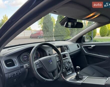 Черный Вольво B60, объемом двигателя 1.56 л и пробегом 218 тыс. км за 9850 $, фото 63 на Automoto.ua