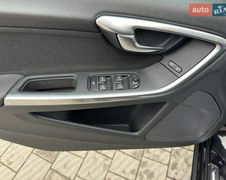 Черный Вольво B60, объемом двигателя 1.6 л и пробегом 214 тыс. км за 10499 $, фото 88 на Automoto.ua