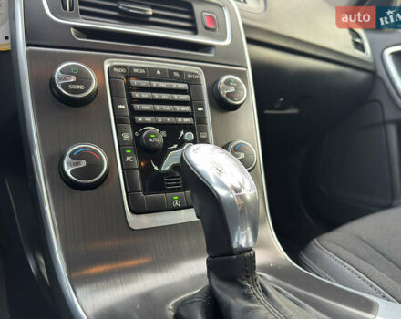 Черный Вольво B60, объемом двигателя 1.98 л и пробегом 235 тыс. км за 13000 $, фото 33 на Automoto.ua