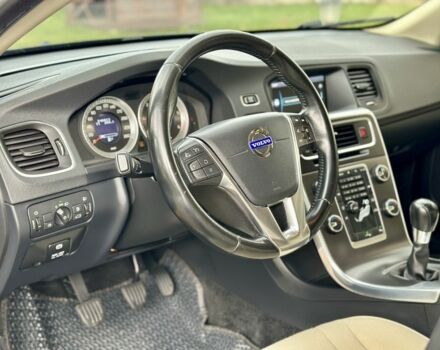 Черный Вольво B60, объемом двигателя 1.6 л и пробегом 244 тыс. км за 11990 $, фото 12 на Automoto.ua