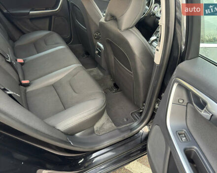 Черный Вольво B60, объемом двигателя 1.98 л и пробегом 235 тыс. км за 13000 $, фото 26 на Automoto.ua