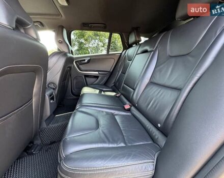Черный Вольво B60, объемом двигателя 2.4 л и пробегом 258 тыс. км за 15300 $, фото 2 на Automoto.ua
