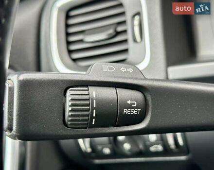 Черный Вольво B60, объемом двигателя 1.56 л и пробегом 240 тыс. км за 12490 $, фото 25 на Automoto.ua