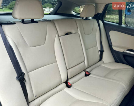 Черный Вольво B60, объемом двигателя 1.56 л и пробегом 240 тыс. км за 12490 $, фото 36 на Automoto.ua