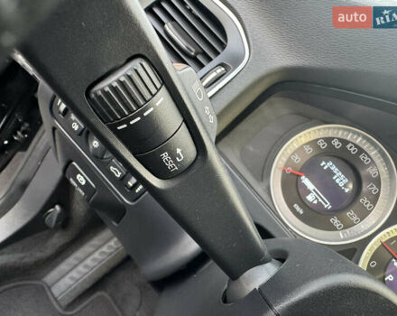 Черный Вольво B60, объемом двигателя 1.98 л и пробегом 235 тыс. км за 13000 $, фото 40 на Automoto.ua