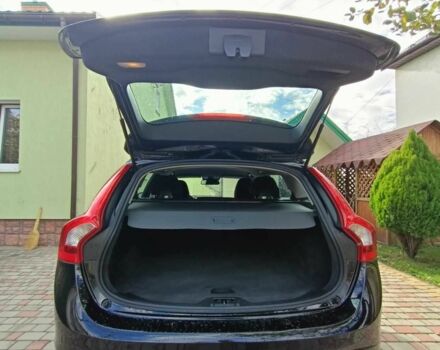 Черный Вольво B60, объемом двигателя 1.6 л и пробегом 210 тыс. км за 11500 $, фото 3 на Automoto.ua