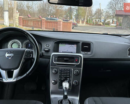 Черный Вольво B60, объемом двигателя 1.6 л и пробегом 270 тыс. км за 9600 $, фото 24 на Automoto.ua