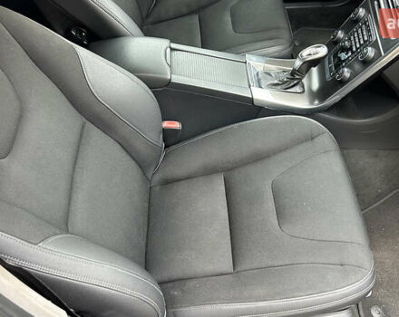 Черный Вольво B60, объемом двигателя 1.6 л и пробегом 270 тыс. км за 9600 $, фото 22 на Automoto.ua