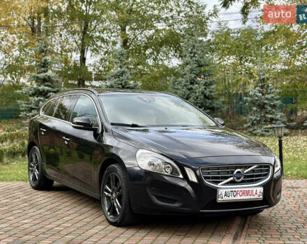 Черный Вольво B60, объемом двигателя 1.56 л и пробегом 240 тыс. км за 12490 $, фото 1 на Automoto.ua
