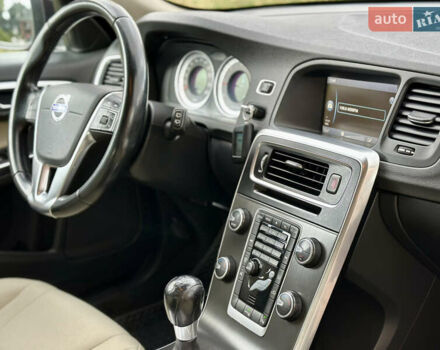 Черный Вольво B60, объемом двигателя 1.56 л и пробегом 240 тыс. км за 12490 $, фото 34 на Automoto.ua