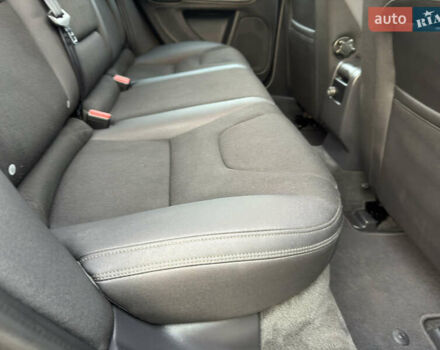 Черный Вольво B60, объемом двигателя 1.98 л и пробегом 235 тыс. км за 13000 $, фото 27 на Automoto.ua