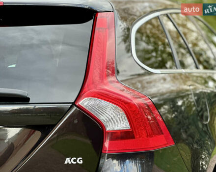 Черный Вольво B60, объемом двигателя 1.56 л и пробегом 240 тыс. км за 12490 $, фото 14 на Automoto.ua