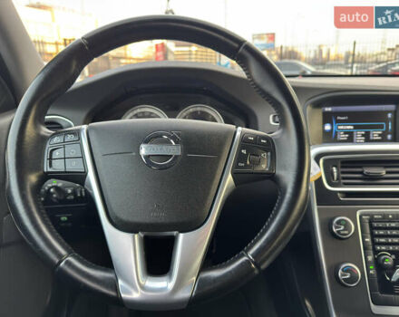 Черный Вольво B60, объемом двигателя 1.98 л и пробегом 235 тыс. км за 13000 $, фото 35 на Automoto.ua