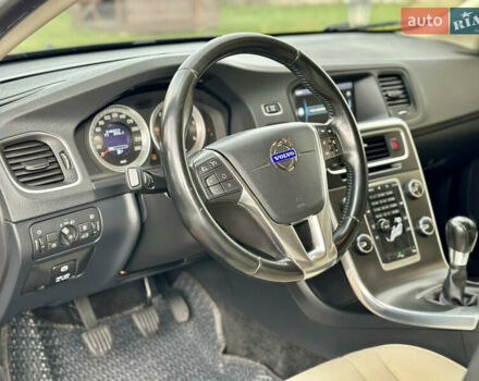 Черный Вольво B60, объемом двигателя 1.56 л и пробегом 240 тыс. км за 12490 $, фото 20 на Automoto.ua