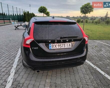 Черный Вольво B60, объемом двигателя 1.98 л и пробегом 220 тыс. км за 13300 $, фото 2 на Automoto.ua