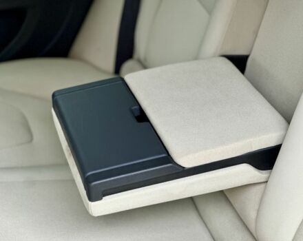 Черный Вольво B60, объемом двигателя 1.6 л и пробегом 244 тыс. км за 11990 $, фото 20 на Automoto.ua