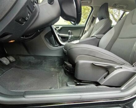 Черный Вольво B60, объемом двигателя 1.6 л и пробегом 210 тыс. км за 11500 $, фото 5 на Automoto.ua