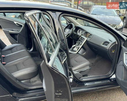 Черный Вольво B60, объемом двигателя 1.98 л и пробегом 235 тыс. км за 13000 $, фото 14 на Automoto.ua