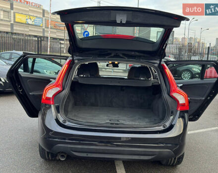 Черный Вольво B60, объемом двигателя 1.98 л и пробегом 235 тыс. км за 13000 $, фото 16 на Automoto.ua