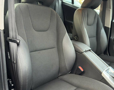 Черный Вольво B60, объемом двигателя 1.98 л и пробегом 235 тыс. км за 13000 $, фото 25 на Automoto.ua