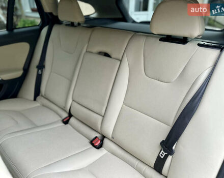 Черный Вольво B60, объемом двигателя 1.56 л и пробегом 240 тыс. км за 12490 $, фото 37 на Automoto.ua