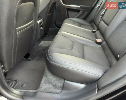 Черный Вольво B60, объемом двигателя 1.98 л и пробегом 235 тыс. км за 13000 $, фото 29 на Automoto.ua