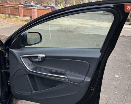 Черный Вольво B60, объемом двигателя 1.6 л и пробегом 270 тыс. км за 9600 $, фото 23 на Automoto.ua