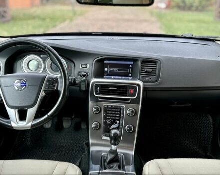 Черный Вольво B60, объемом двигателя 1.6 л и пробегом 244 тыс. км за 11990 $, фото 15 на Automoto.ua