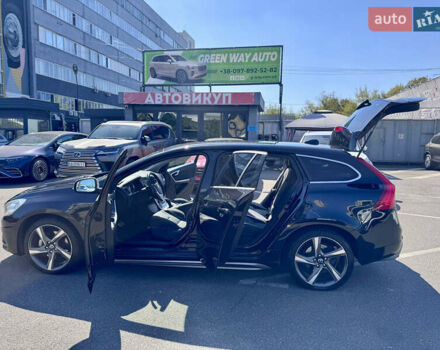 Черный Вольво B60, объемом двигателя 2.4 л и пробегом 213 тыс. км за 13500 $, фото 17 на Automoto.ua