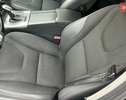 Черный Вольво B60, объемом двигателя 1.6 л и пробегом 270 тыс. км за 9600 $, фото 13 на Automoto.ua