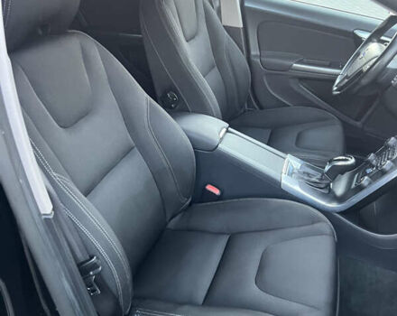 Черный Вольво B60, объемом двигателя 2.4 л и пробегом 235 тыс. км за 15290 $, фото 31 на Automoto.ua