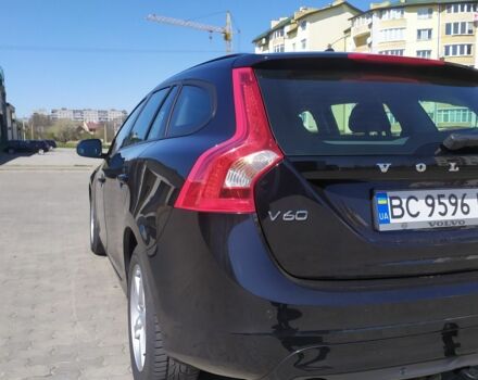 Черный Вольво B60, объемом двигателя 0 л и пробегом 200 тыс. км за 12900 $, фото 1 на Automoto.ua