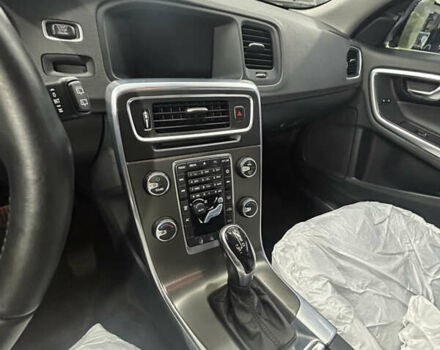 Черный Вольво B60, объемом двигателя 1.97 л и пробегом 261 тыс. км за 15500 $, фото 9 на Automoto.ua